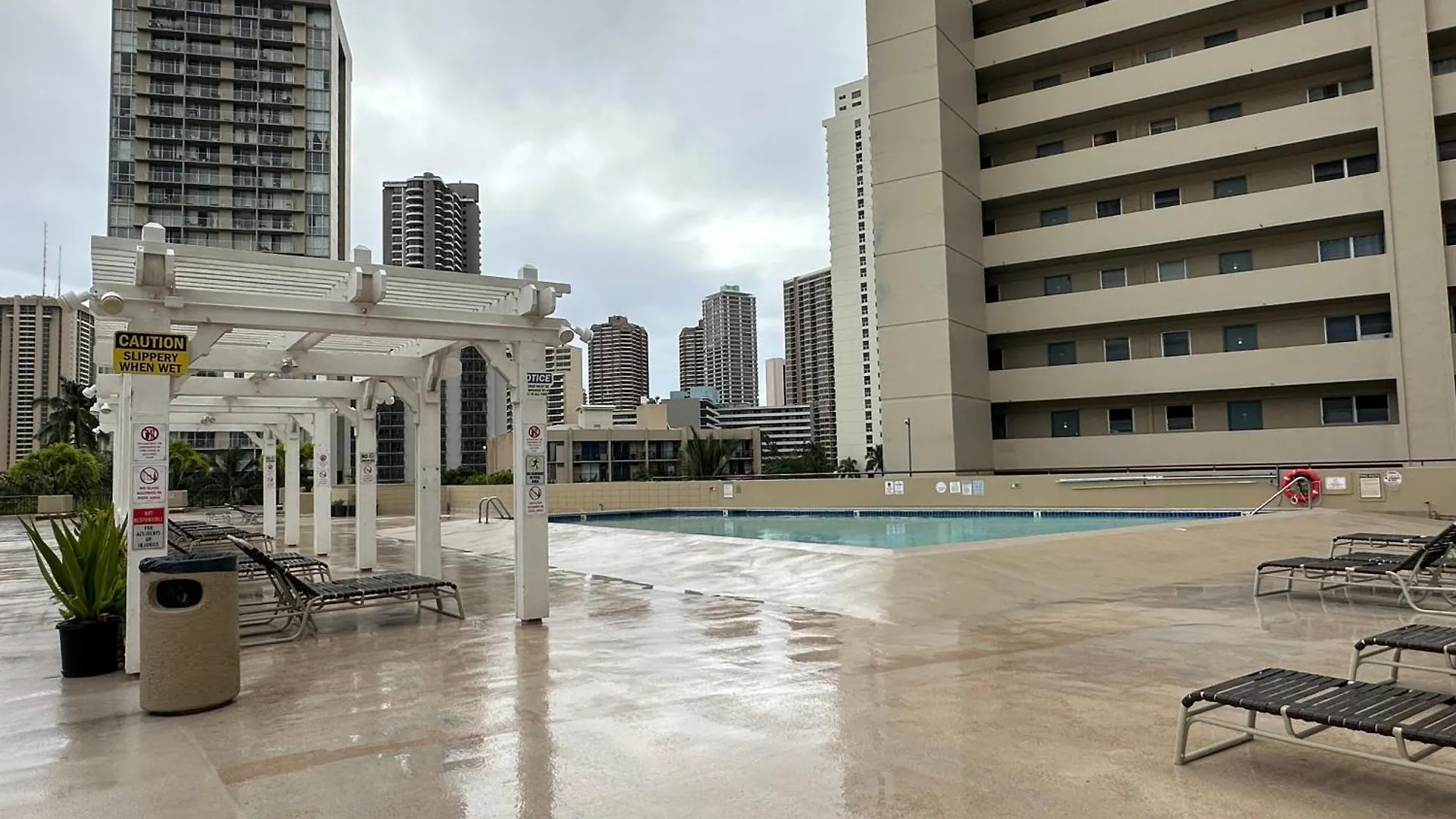 Vacation Rental Studios At Hawaiian Monarch Honolulu